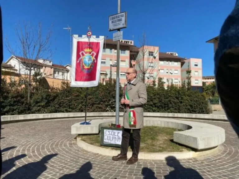 Atto vandalico in largo Martiri delle Foibe, il primo cittadino Ferrara condanna l’esecrabile gesto