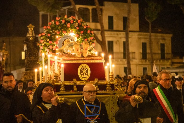 La galleria fotografica della suggestiva processione del Venerdì Santo 2023 a Lanciano