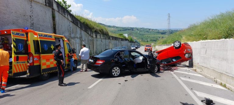 Atessa: tremendo scontro frontale, coinvolti 2 bambini. Una donna in gravi condizioni