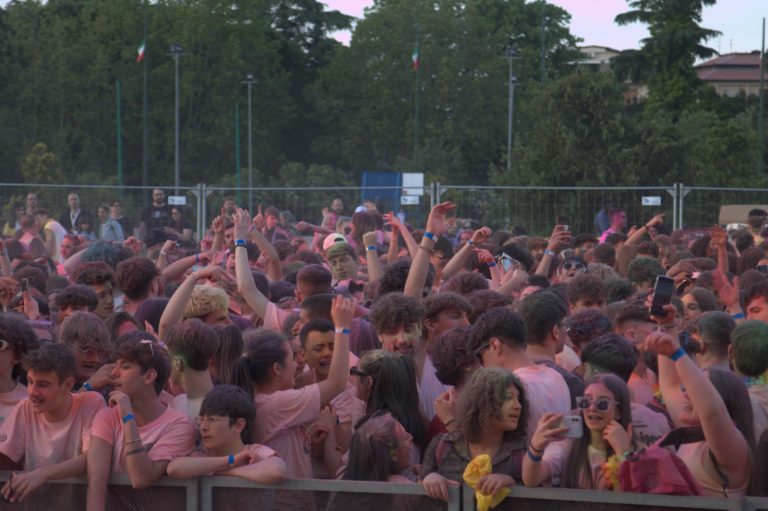 LANCIANO- HOLI COLOR DAY, OLTRE 3MILA VISITATORI AL PARCO VILLA DELLE ROSE DI LANCIANO