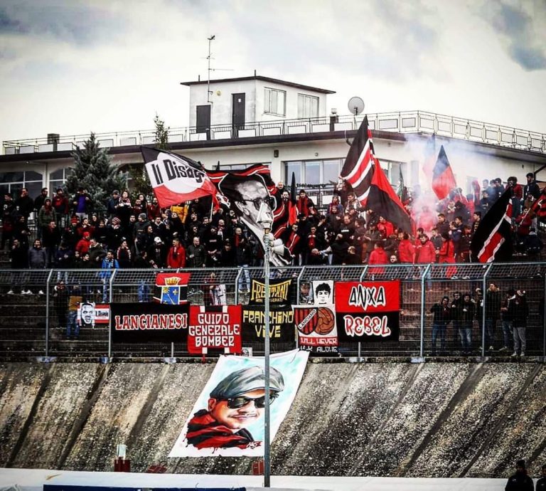 Il dilemma calcio a Lanciano: tre squadre dividono una città, a chi spetta il rossonero?