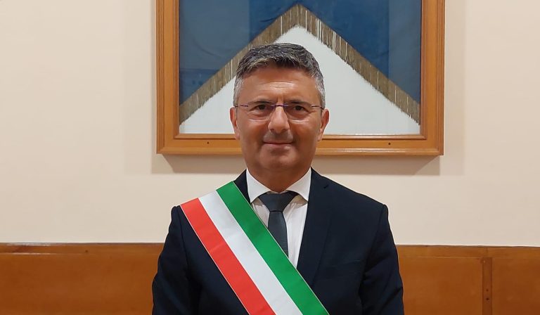 Castiglione non trova la quadra, la minoranza lo invita a dimettersi