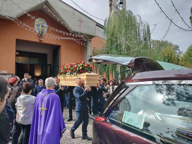 “Eri un figlio del pueblo”, nella chiesa di S.Spirito l’ultimo saluto a Roberto Gargarella