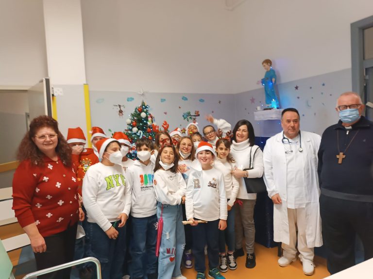 Pediatria del “Renzetti”: Auguri di Natale e di salute in corsia