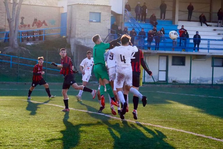 Il Lanciano FC domina il derby frentano: per i rossoneri è ancora primo posto