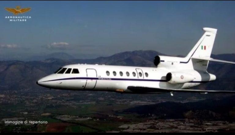 Giovane donna in pericolo di vita trasportata con un volo sanitario urgente a Bologna