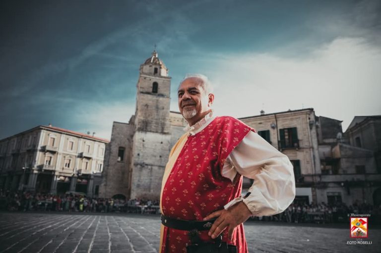 Mario La Farciola lascia la guida de “Il Mastrogiurato” dopo oltre quarant’anni di impegno