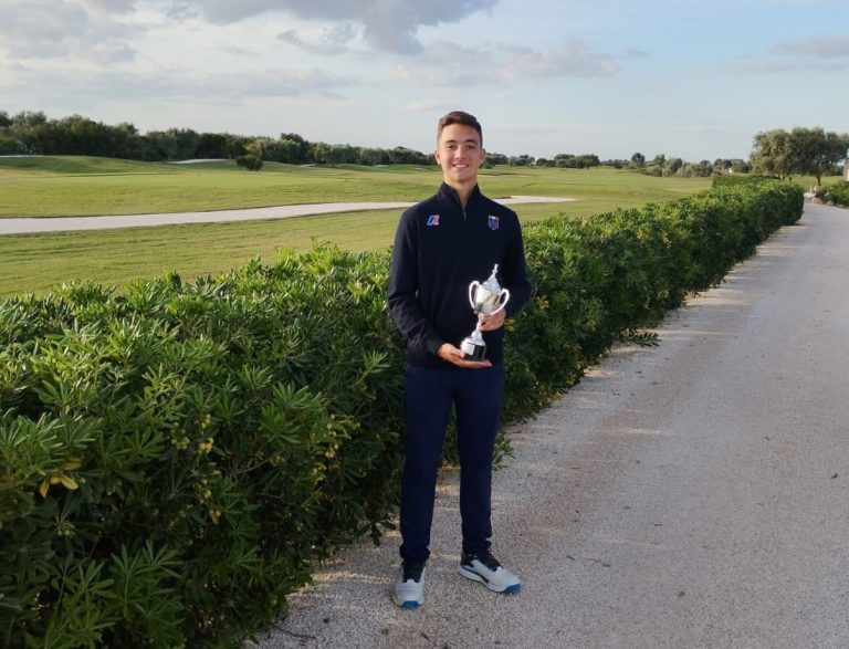 Nicolo Di Crescenzo, il giovane talento del golf, vince a Fasano