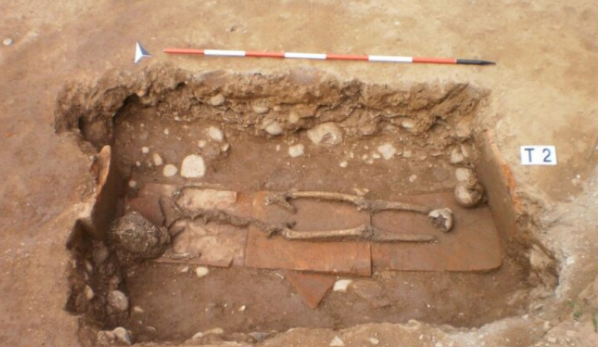 L’Aquila, rinvenute tre tombe di epoca romana lungo la statale 80