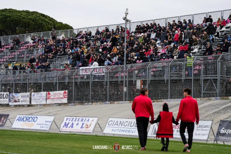 “Saranno Rossoneri” il Lanciano Fc ripropone l’ingresso gratuito ai distinti per studenti e giovani atleti