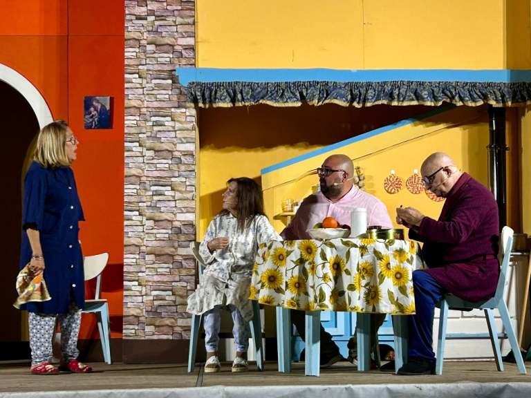 La Compagnia teatrale Atriana in scena a Lanciano con “Chi sci benedette sti badante”